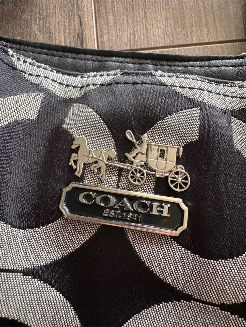 Y2K Coach Black & Gray Signature Circle Shoulder Tote - Picture 4 of 7